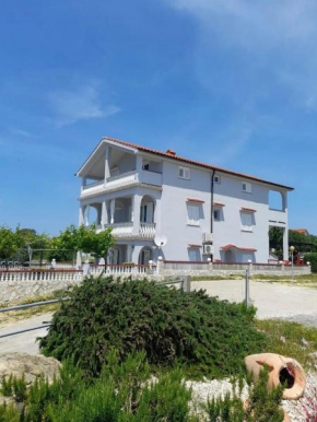 Apartments with a parking space Lopar, Rab - 21881